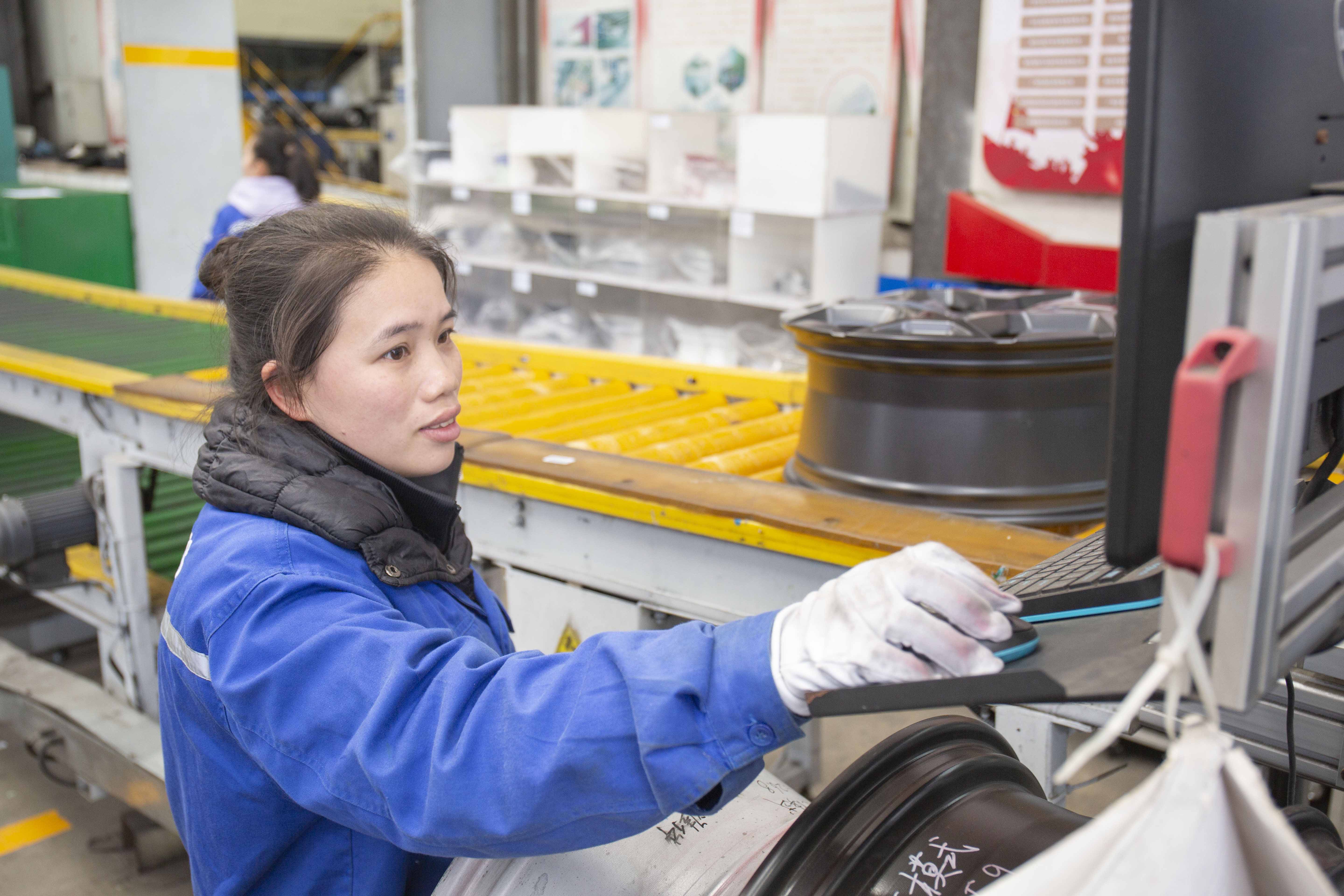 EL1A6000.jpg EL1A6000.jpg